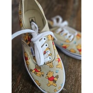 NWT! Vans Kids Authentic Winnie the Pooh Cartoon Canvas Sneakers Youth Size 1.5